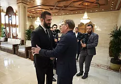 Syriens Interimspr&auml;sident Ahmed al-Scharaa h&auml;tte eigentlich diese Woche erstmals nach Deutschland kommen sollen. Er sagte den Besuch wegen der innenpolitischen Lage in seinem Land kurzfristig ab. (Archivbild) - &copy; Marcus Brandt/dpa