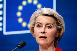 Die Präsidentin der Europäischen Kommission, Ursula von der Leyen, betont, dass man bereit sei, die europäischen Interessen zu verteidigen. - © Omar Havana/AP/dpa