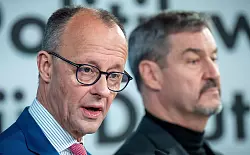 Merz und Söder wiesen Kritik zurück, die Entlastungsversprechen im Unions-Wahlprogramm seien nicht finanziert. - © Michael Kappeler/dpa