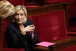 Marine Le Pen geht es um die Macht in der französischen Politik, und um das Präsidentenamt. - © Michel Euler/AP/dpa