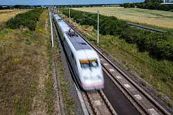 «Die Testfahrten liefern uns wichtige Erkenntnisse für die Sanierung und Instandhaltung von Schnellfahrstrecken», teilt die Deutsche Bahn mit. - © Jacob Schröter/dpa