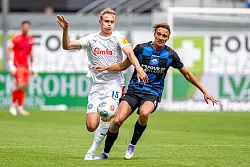 Beide Mannschaften spielten mit viel Tempo und Aggressivit&auml;t. - &copy; David Inderlied/dpa