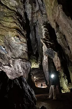 In den Sterkfontein Caves wurden eine Reihe von Knochenfunden gemacht, die bedeutend für das Verständnis der menschlichen Evolution waren. - © Brett Eloff/Wits University/dpa-tmn