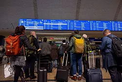 Chaos bei der Bahn ist für viele Fahrgäste schon reine Gewohnheit. (Archivbild) - © Thomas Banneyer/dpa