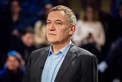 Jan van Aken von den Linken sieht Migration weniger als Problem als andere. - © Christoph Soeder/dpa