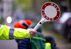 Der Auto Club Europa (ACE) untersuchte die Schulwegsicherheit an bundesweit 167 Grundschulen. - &copy; Sven Hoppe/dpa
