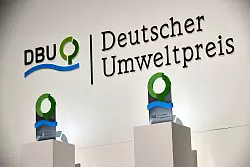 Der Deutsche Umweltpreis wird am 26. Oktober in Chemnitz von Bundespr&auml;sident Frank-Walter Steinmeier an die Preistr&auml;ger &uuml;berreicht. (Symbolbild) - &copy; Georg Wendt/dpa