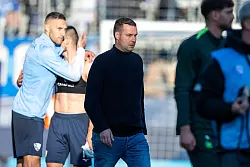 Marc Lettau (m) verstärkt die sportliche Führung in Augsburg. - © David Inderlied/dpa
