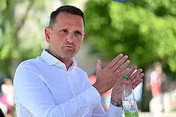 Sportvorstand Joti Chatzialexiou holte Klose zum 1. FC Nürnberg. (Archivfoto) - © Martin Schutt/dpa