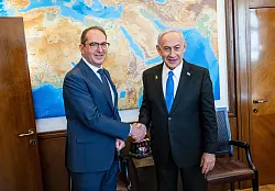 Bundesinnenminister Alexander Dobrindt (CSU) traf am Wochenende in Israel Ministerpr&auml;sident Benjamin Netanjahu sowie weitere Kabinettsmitglieder. (Handout) - &copy; Jens Oellermann/BMI/dpa