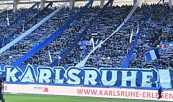 Stimmungsvolles Duell: Karlsruhe empf&auml;ngt die Hertha. - &copy; Bernd Wei&szlig;brod/dpa