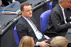 Unionsfraktionschef Jens Spahn (CDU) konnte die Mehrheit f&uuml;r die damalige SPD-Kandidatin Frauke Brosius-Gersdorf im Juli nicht garantieren. (Archivbild) - &copy; Niklas Treppner/dpa