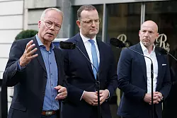 Die Koalition aus Union und SPD ist bei der Richterwahl im Bundestag auch auf stimmen aus der Opposition angewiesen. (Archivbild) - &copy; Heiko Becker/dpa