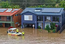 Die Retter waren mit zahlreichen Booten im Einsatz. - © Lindsay Moller/AAP/dpa