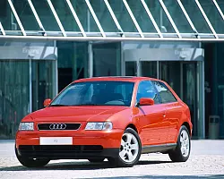 Quasi ein Golf von Audi: Die VW-Tochter zeigte 1996 den A3 als kompakte Baureihe. - &copy; Audi AG/dpa-tmn