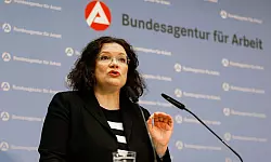BA-Chefin Nahles sieht zarte Anzeichen einer Stabilisierung. (Archivbild) - &copy; Daniel L&ouml;b/dpa