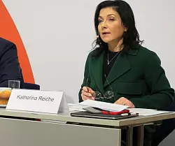 Gut vernetzt in Politik und Wirtschaft: Katherina Reiche (Archivbild) - © Helge Toben/dpa
