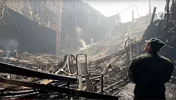 Ein Teil der Konzerthalle Crocus City Hall stürzte ein. (Archivbild) - © -/Investigative Committee of Russia/AP/dpa