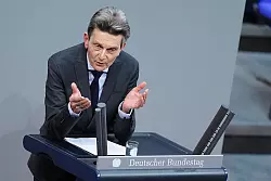 SPD-Fraktionschef M&uuml;tzenich - seine Fraktion wollte nicht zustimmen. - &copy; Kay Nietfeld/dpa