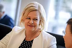 Faeser dankte der Bundespolizei und den L&auml;ndern f&uuml;r die enge Zusammenarbeit. - &copy; Kay Nietfeld/dpa