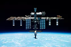 Die Internationale Raumstation ISS - © -/Roscosmos State Space Corporation via AP/dpa