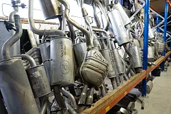 Die deutsche Automobilbranche steckt seit längerer Zeit in der Krise. (Symbolbild) - © Sebastian Kahnert/dpa