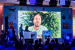 Luc R&eacute;mond, Autor des ausgezeichneten Spiels &laquo;Sky Team&raquo;, war bei der Preisverleihung verhindert. - &copy; Christoph Soeder/dpa