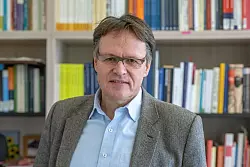 Der Kulturwissenschaftler Gunther Hirschfelder hat einige Erkläransätze für den Karamellkeks-Trend. (Archivbild) - © Armin Weigel/dpa