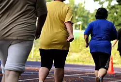 Bewegung und Ernährung machen viel aus: Wer die Diagnose Prädiabetes bekommen hat, sollte aktiv werden. - © Waltraud Grubitzsch/dpa