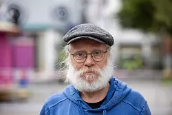 Philipp M&uuml;ller, der das Stadtfest mitorganisiert hat, hat mit den Bildern vom Anschlag zu k&auml;mpfen. - &copy; Thomas Banneyer/dpa