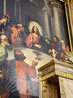 Francisco Ribaltas «Das letzte Abendmahl» am Altar der Kirche des Priesterseminar El Patriarca. Das Werk ist nicht zu verwechseln mit dem gleichnamigen Gemälde von Juan de Juanes. - © Manuel Meyer/dpa-tmn