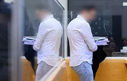 Der angeklagte Jurist schilderte rund fünf Stunden lang seine Sicht der Dinge. - © Julian Stratenschulte/dpa