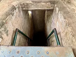 Zahlreiche Kämpfer in Nordvietnam lebten in einem unterirdischen Tunnelsystem. Heute können die Geheimgänge in Cu Chi besichtigt werden. - © Carola Frentzen/dpa