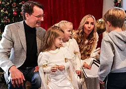 Die Christkindpostfiliale stehe f&uuml;r den besonderen Zauber der Vorweihnachtszeit, meinte W&uuml;st. - &copy; Oliver Berg/dpa