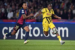 Außenstürmer Jamie Gittens soll zum FC Chelsea transferiert werden - © Federico Gambarini/dpa