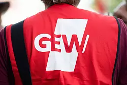 An vielen Schulen hat die GEW Angestellte zu Warnstreiks aufgerufen. (Symbolbild) - &copy; Christophe Gateau/dpa