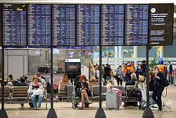 Wegen der Drohnengefahr müssen die Moskauer Flughäfen immer wieder ihren Betrieb unterbrechen. (Archivbild) - © Alexander Zemlianichenko Jr/XinHua/dpa