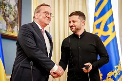 Die Ukraine und Deutschland wollen gemeinsam Waffen mit hoher Reichweite pduzieren. - © Kay Nietfeld/dpa