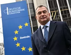 Bundesbank-Präsident Joachim Nagel dringt auf eine zügige Lösung im Zollstreit - © Arne Dedert/dpa