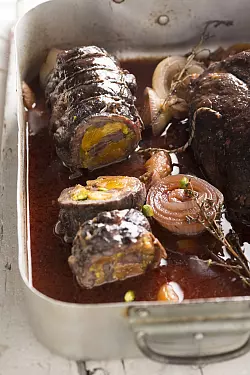 Bringt in Wildgerichte eine besondere Note hinein: Schokoladenpfeffer. - © Manuela Rüther/dpa-tmn