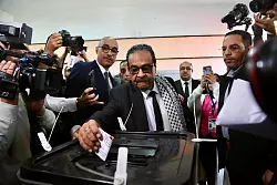 Chan cenlos: Farid Sahran, der wohl bekannteste von Al-Sisi Gegenkandidaten, bei der Stimmabgabe in Kairo. - &copy; Nader Nabel/dpa