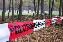 Die Polizei hat in Brandenburg mit Suchen die Ermittlungen im Fall Rebecca fortgesetzt. (Archivbild) - © Christophe Gateau/dpa