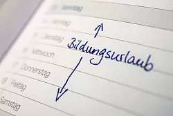 Früh absprechen lohnt sich: Dann hat der Arbeitgeber Zeit, betriebliche Abläufe optimal zu berücksichtigen. - © Andrea Warnecke/dpa-tmn