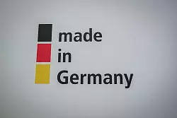 Die aggressive Zoll-Politik der US-Regierung ist eine Last f&uuml;r die Exportnation Deutschland. (Symbolbild) - &copy; Kay Nietfeld/dpa