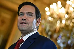 US-Au&szlig;enminister Rubio warnt vor einem gr&ouml;&szlig;eren Konflikt mit dem Iran. - &copy; Julien de Rosa/POOL AFP/dpa