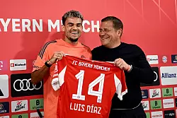 Luis Díaz unterschreibt in München einen Vierjahresvertrag. - © Harry Langer/dpa