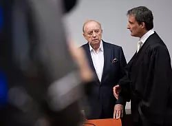 Schuhbeck und seine Verteidiger legten keine Revision ein. (Archivbild) - &copy; Peter Kneffel/dpa