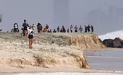 Viele bekannte Stände an der Gold Coast sind schon erodiert. - © Jason O\\\'brien/AAP/dpa