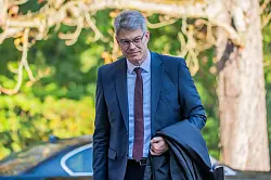 F&uuml;r Schnieder endete die Klausur fr&uuml;her als erwartet. - &copy; Michael Kappeler/dpa