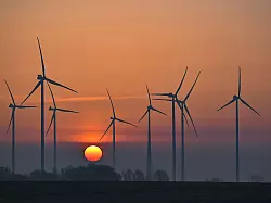 Der Ausbau der Erneuerbaren Energien sorgt f&uuml;r weniger Aussto&szlig; von klimasch&auml;dlichen Treibhausgasen. - &copy; Patrick Pleul/dpa